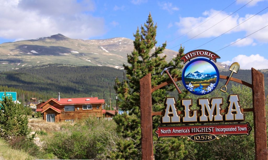 Town of Alma Colorado highest incorporated town in North America